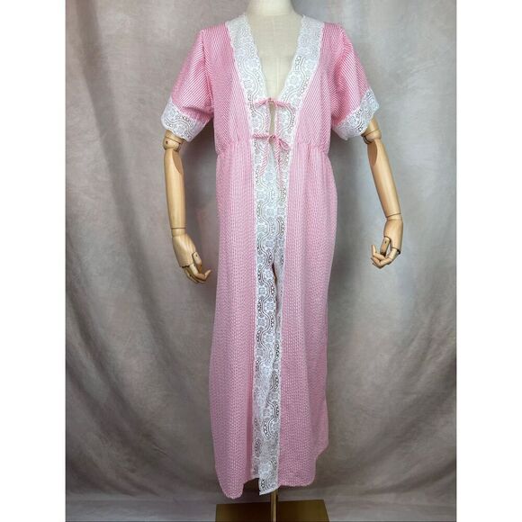 Vintage 1970s Pink Pinstripe Seersucker Lingerie Robe Peignoir - Picture 1 of 7